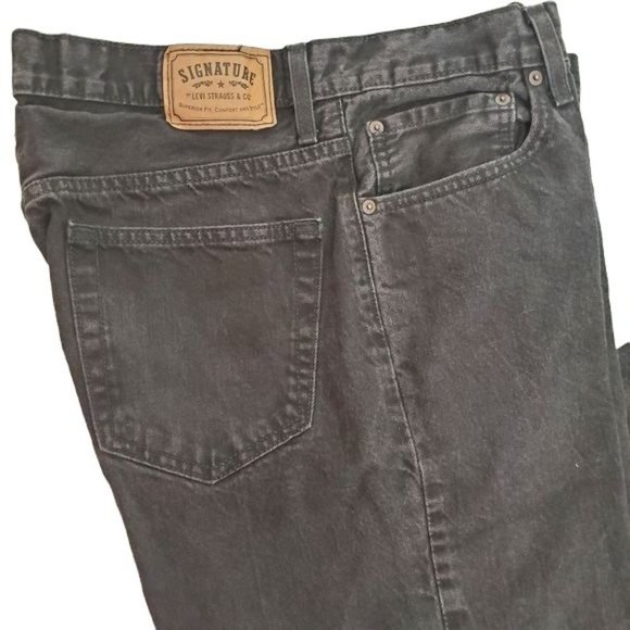 Levi's | Relaxed Fit  Classic Black Jeans - Picture 2 of 9